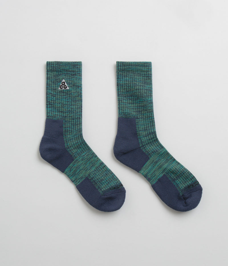 Nike ACG Everyday Cushioned Crew Socks in Bicoastal and Thunder Blue / White
