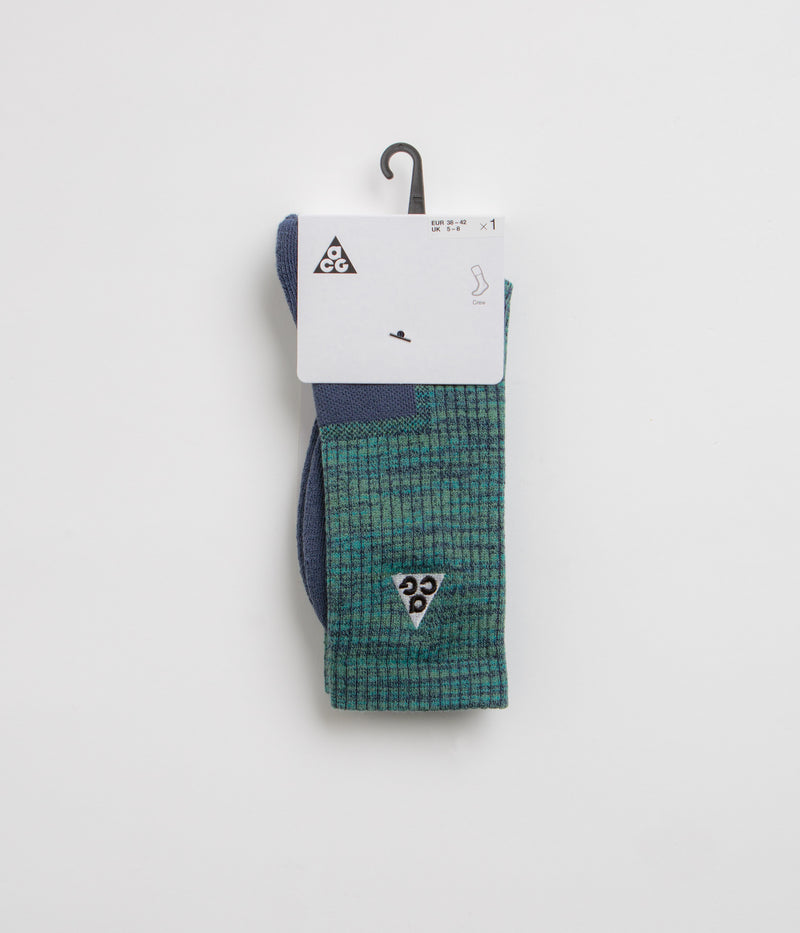 Nike ACG Everyday Cushioned Crew Socks in Bicoastal and Thunder Blue / White