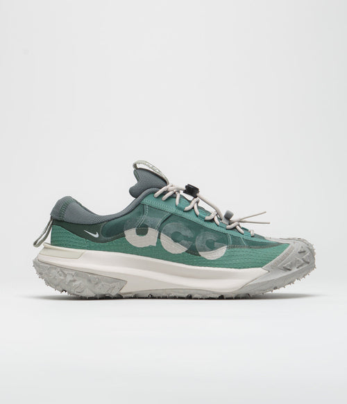 Nike ACG Mountain Fly 2 Low Shoes in Bicoastal and Light Orewood Brn and Vintage Green