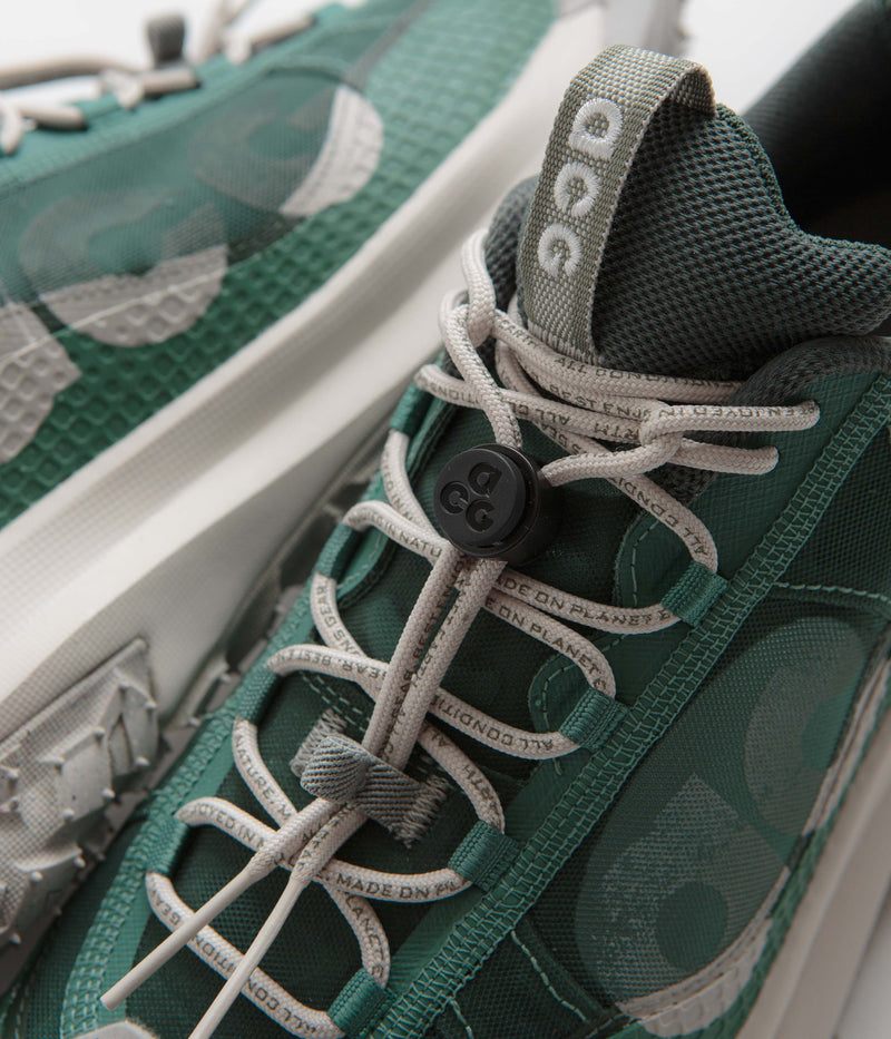 Nike ACG Mountain Fly 2 Low Shoes in Bicoastal and Light Orewood Brn and Vintage Green