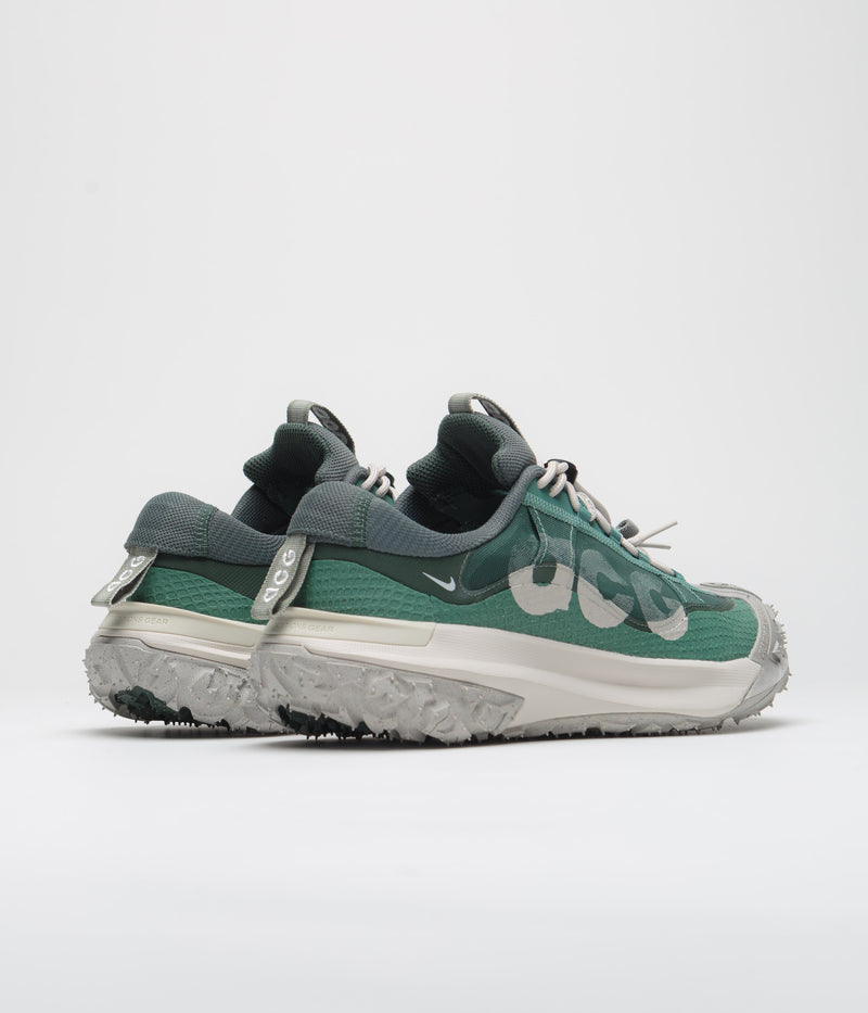 Nike ACG Mountain Fly 2 Low Shoes in Bicoastal and Light Orewood Brn and Vintage Green