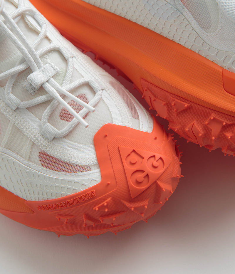 Nike ACG Mountain Fly 2 Low Shoes in Summit White and Summit White and Black