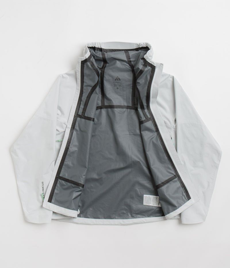 Nike ACG Womens Cascade Rains Jacket in Summit White and Black