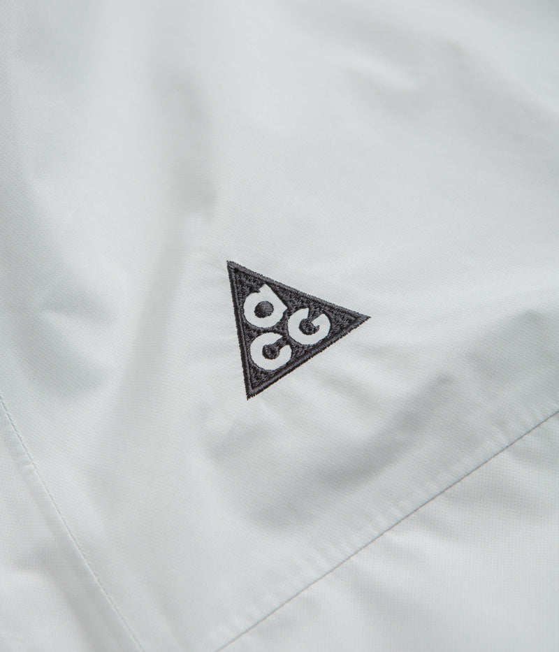 Nike ACG Womens Cascade Rains Jacket in Summit White and Black