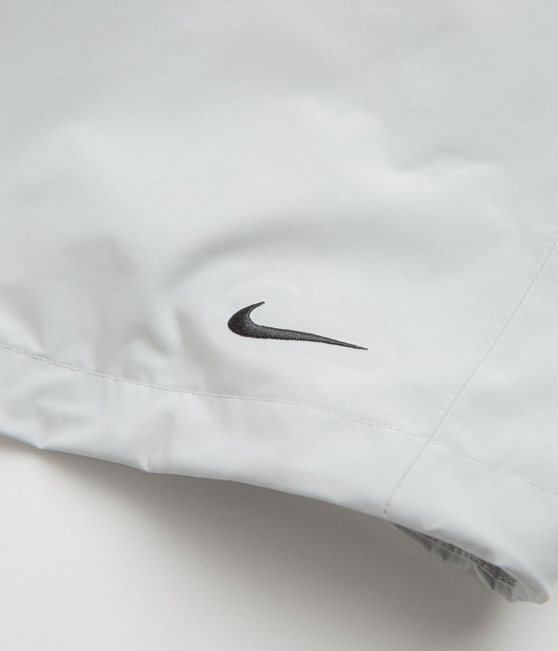 Nike ACG Womens Cascade Rains Jacket in Summit White and Black