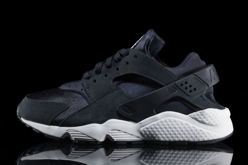 Nike Air Huarache LE
