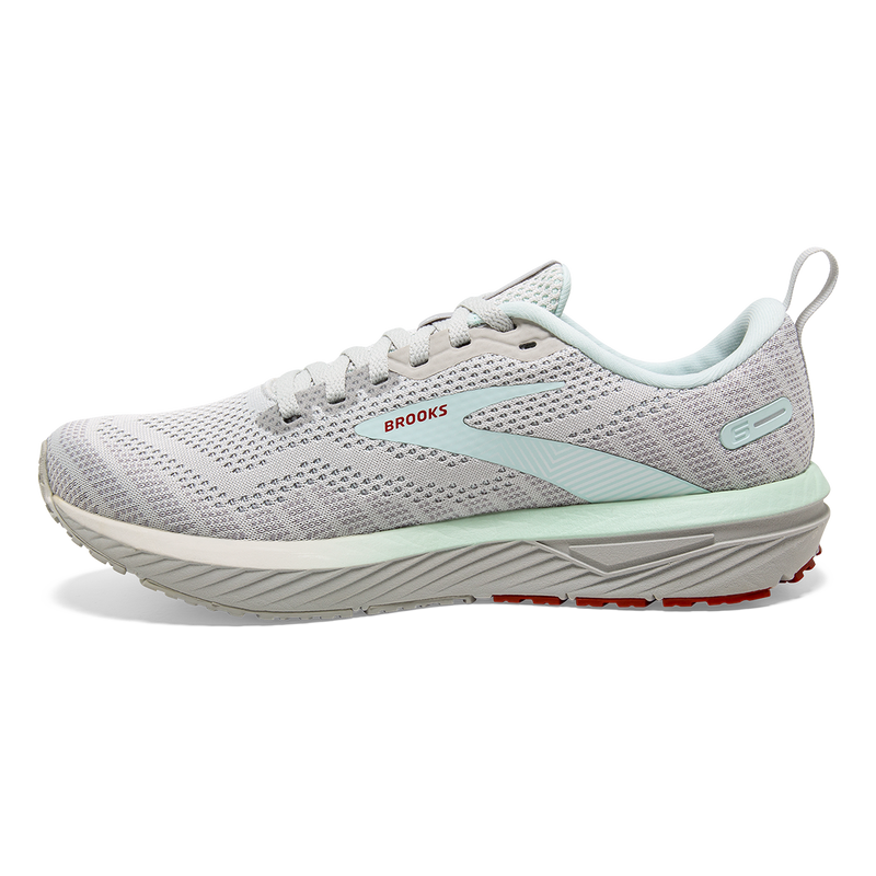 Brooks Revel 6