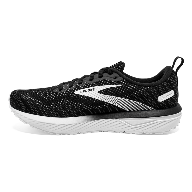 Brooks Revel 6