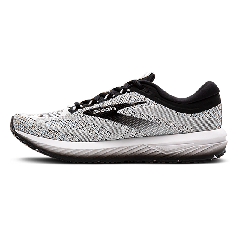 Brooks Revel 7