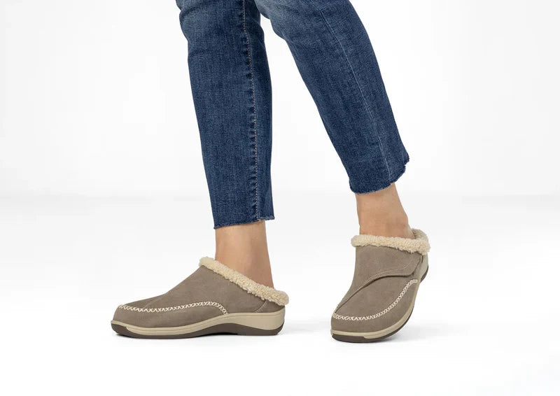 Women's Orthofeet Charlotte in Taupe. Sku: S735-D