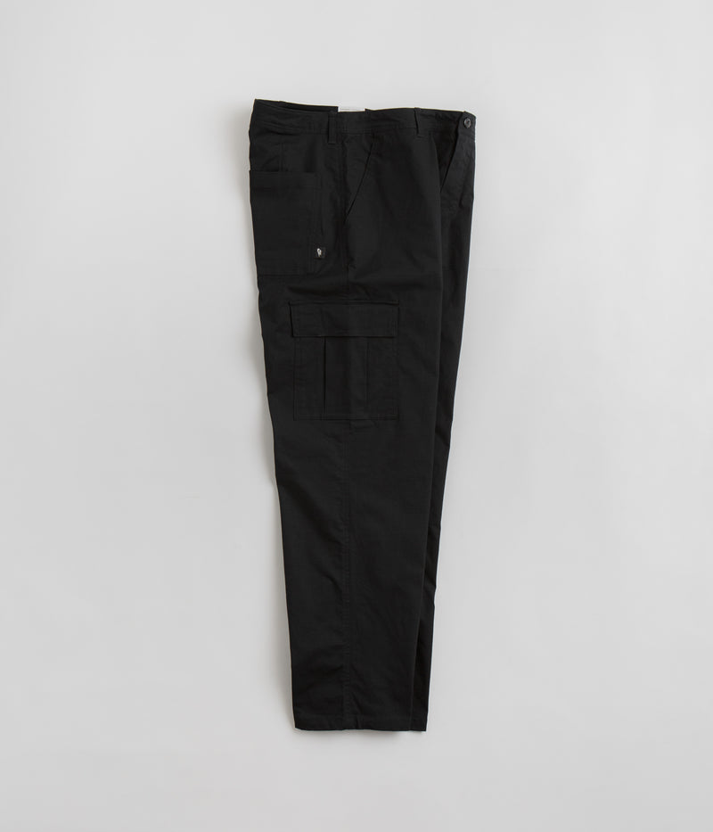 Nike Club Cargo Pants in Black and Black