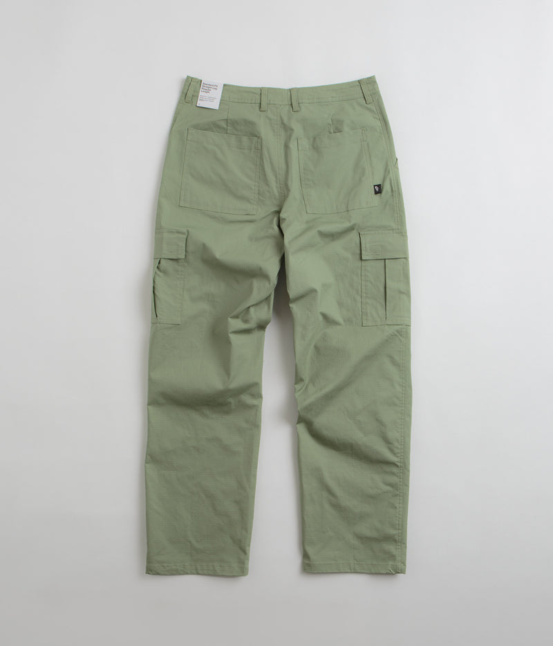 Nike Club Cargo Pants in Oil Green and Oil Green