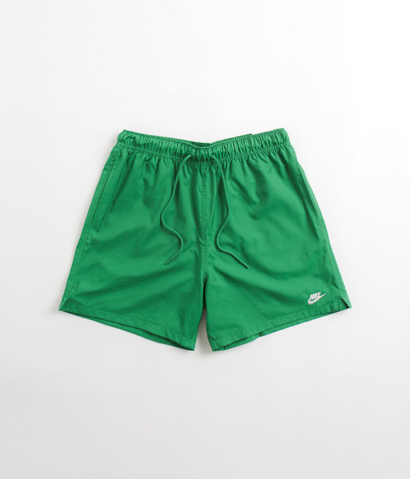 Nike Club Woven Flow Shorts in Malachite and White