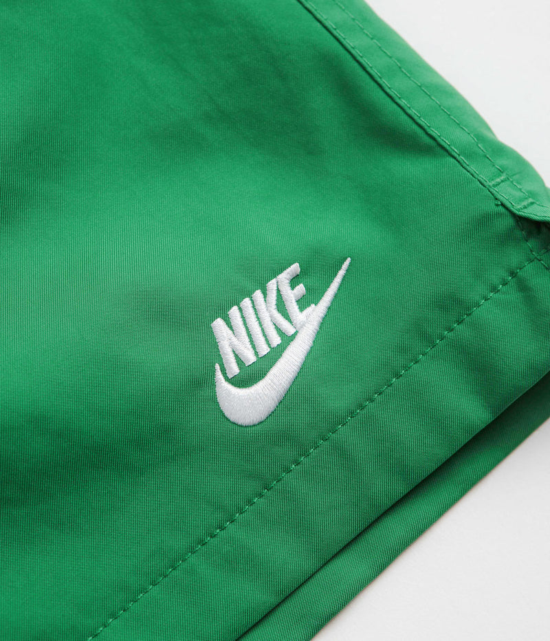 Nike Club Woven Flow Shorts in Malachite and White