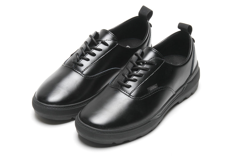 Colfax Low (Leather)