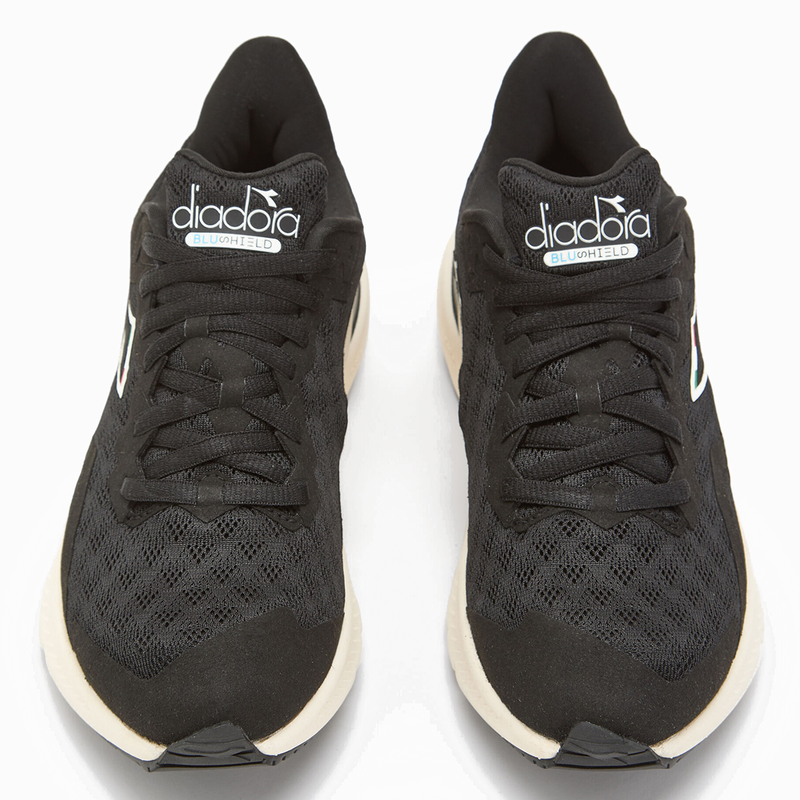 Diadora Mythos Blushield Volo 3