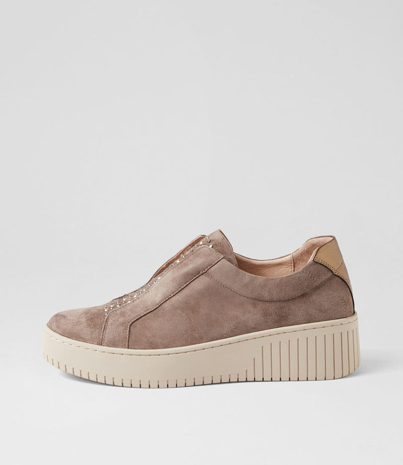 Women's Django & Juliette Kangie in Taupe-Bronze Suede Leather. Sku: DJ19853NKADD