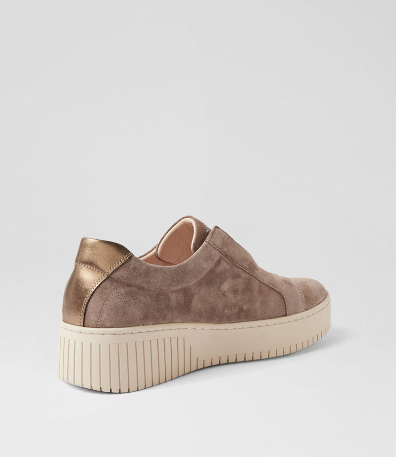 Women's Django & Juliette Kangie in Taupe-Bronze Suede Leather. Sku: DJ19853NKADD