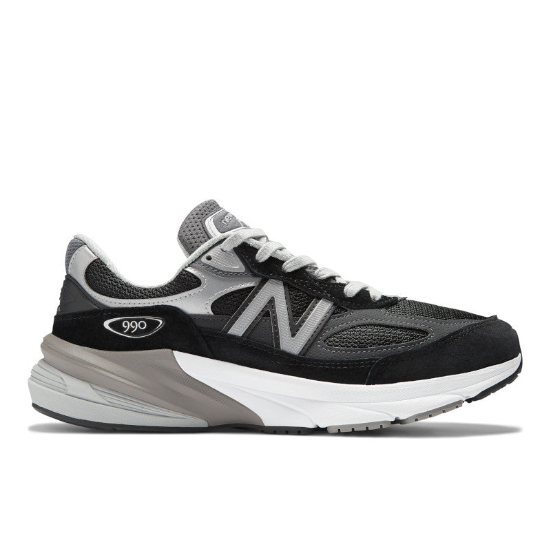 Men's New Balance Footwear in Black/ White. Sku: M990BK6-4E