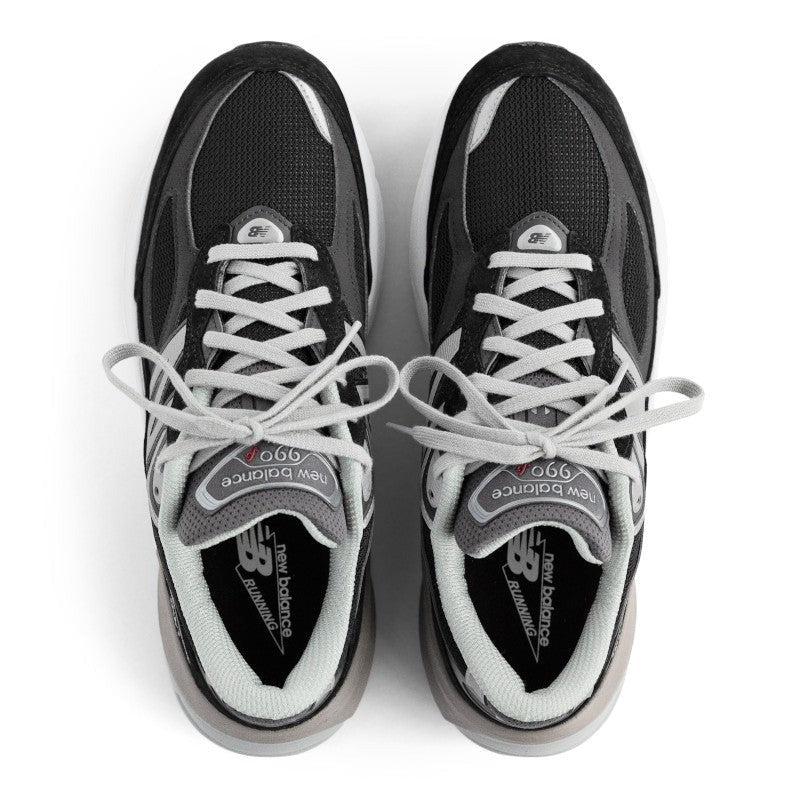Men's New Balance Footwear in Black/ White. Sku: M990BK6-4E