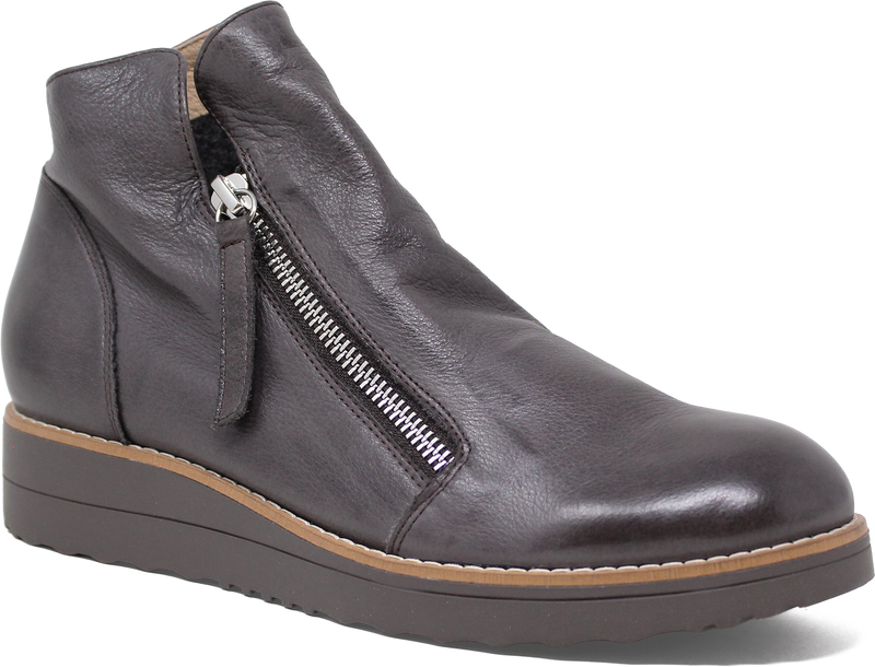 Women's Django & Juliette Ohmy in Chocolate-Chocolate Sole Leather. Sku: DJ16318ELMLE