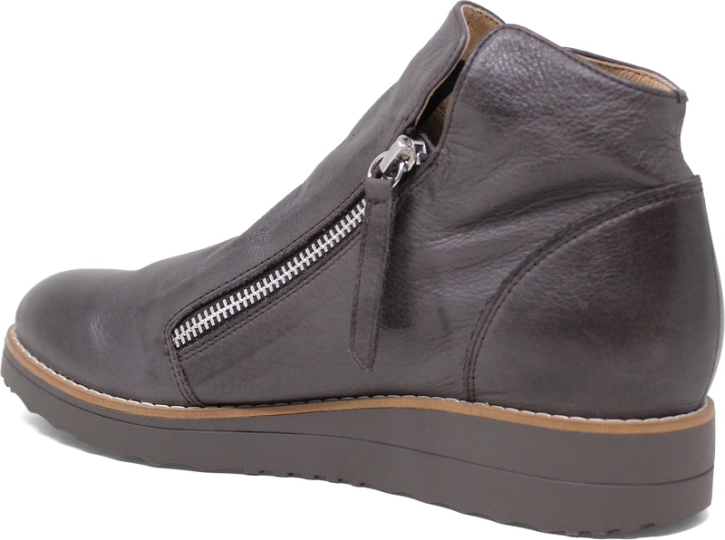 Women's Django & Juliette Ohmy in Chocolate-Chocolate Sole Leather. Sku: DJ16318ELMLE