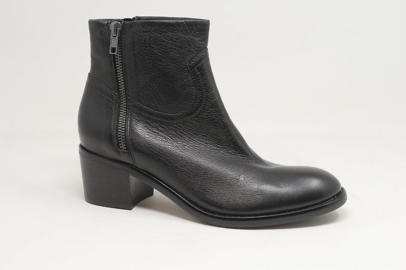 Women's Django & Juliette Rarla in Black-Black Heel Leather. Sku: DJ21130B66LE