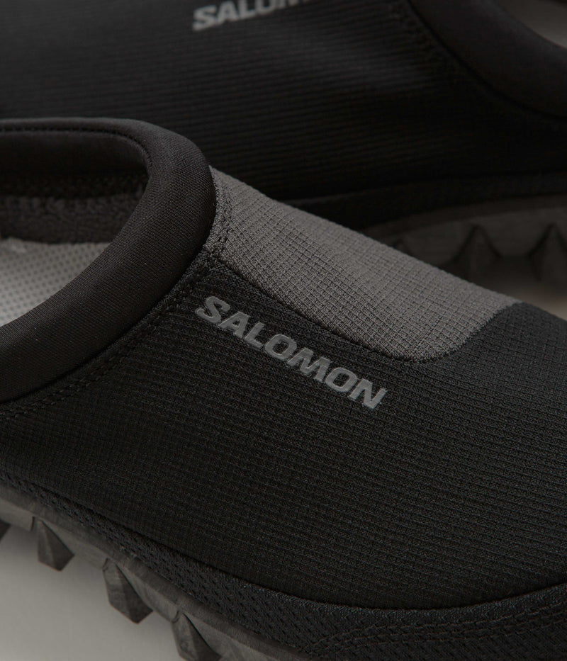 Salomon Snowclog Shoes in Black and Black / Asphalt