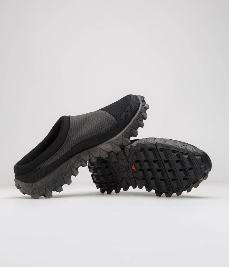 Salomon Snowclog Shoes in Black and Black / Asphalt