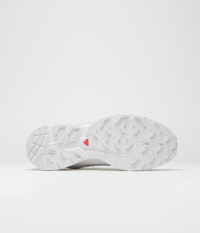 Salomon XT-6 GTX Shoes in White and White / Silver