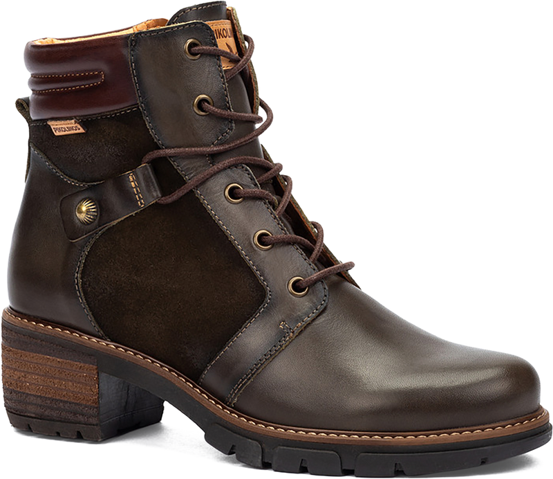 Quarter turn view Women's Pikolinos Footwear style name San Sebastian 8979C1 in color FOREST. Sku: W1T-8979C1FOR