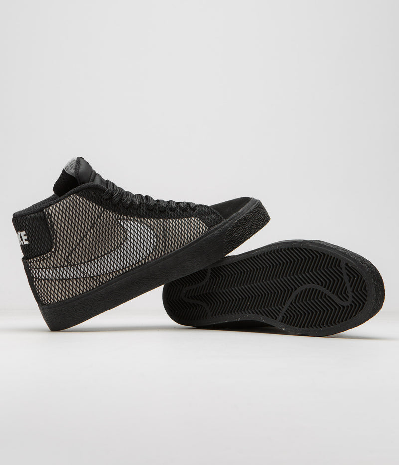 Nike SB Blazer Mid Premium Shoes in White and Black and White - Black