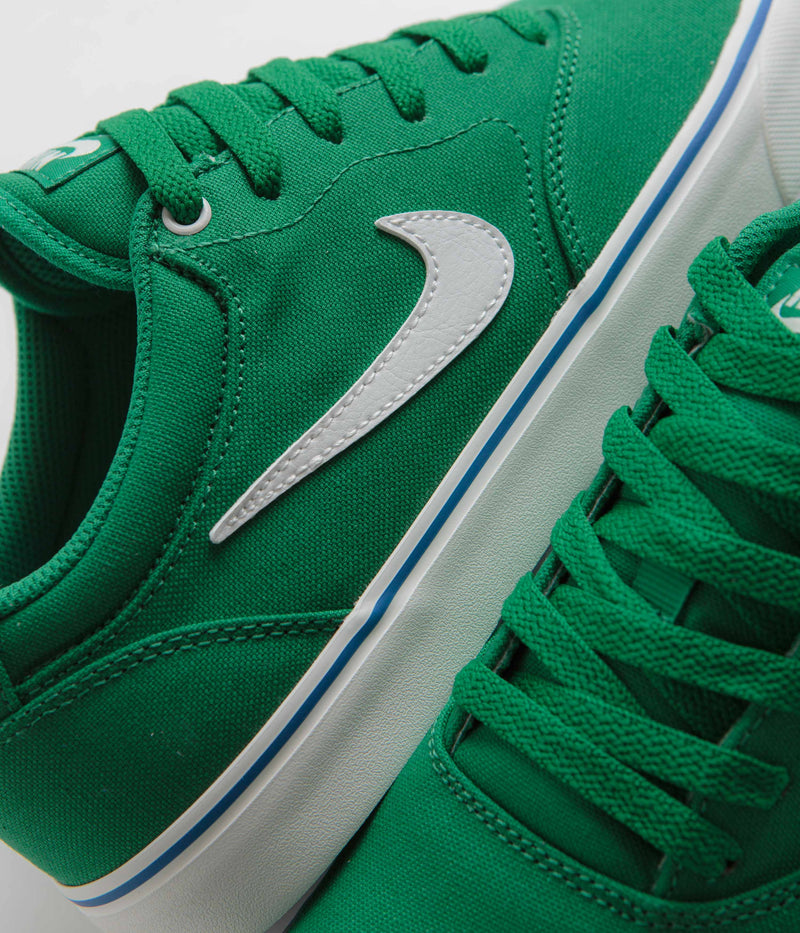 Nike SB Chron 2 Canvas Shoes in Malachite and Summit White and Malachite