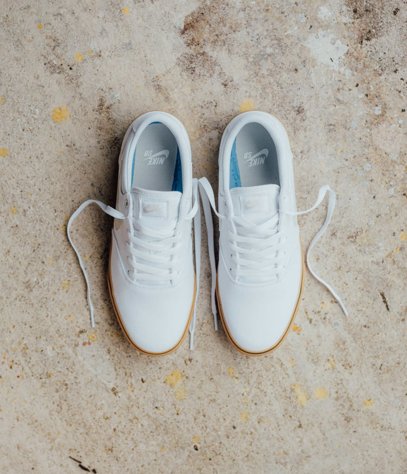Nike SB Chron 2 Canvas Shoes in White and Light Bone and White - Gum Light Brown