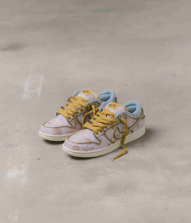Nike SB City of Style Dunk Low Pro Premium Shoes in Football Grey and Coconut Milk and Khaki