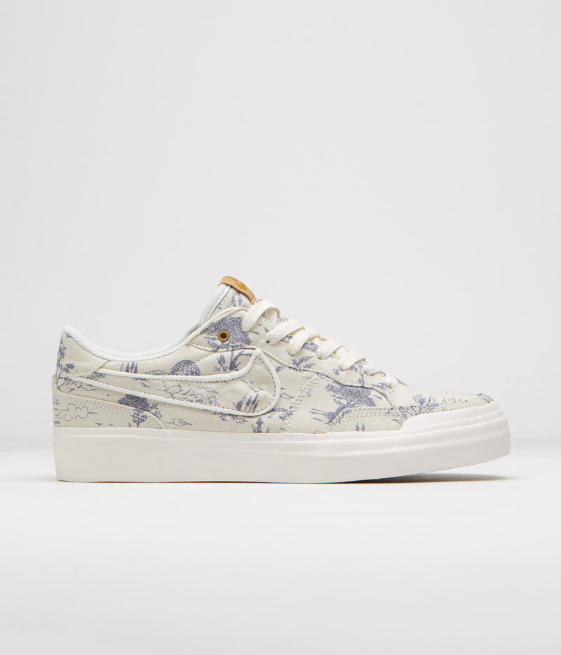 Nike SB City of Style Pogo Plus Premium Shoes in Sail and Light Bone and Light Carbon - Bronzine