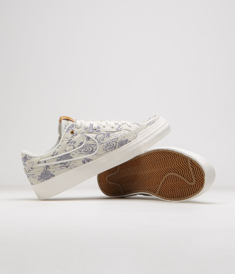 Nike SB City of Style Pogo Plus Premium Shoes in Sail and Light Bone and Light Carbon - Bronzine