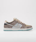 Nike SB Dunk Low Pro Premium Shoes in Baroque Brown and Summit White and Sanddrift