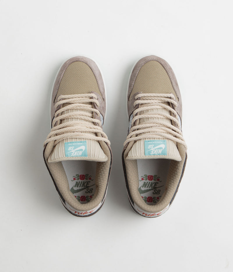 Nike SB Dunk Low Pro Premium Shoes in Baroque Brown and Summit White and Sanddrift