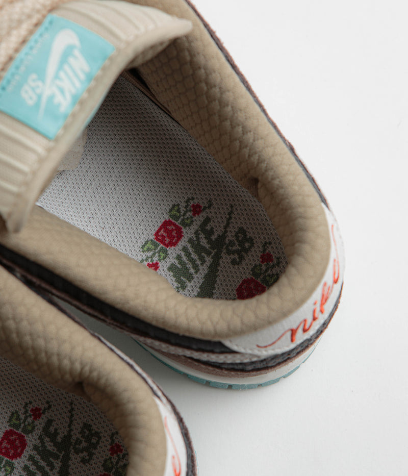 Nike SB Dunk Low Pro Premium Shoes in Baroque Brown and Summit White and Sanddrift