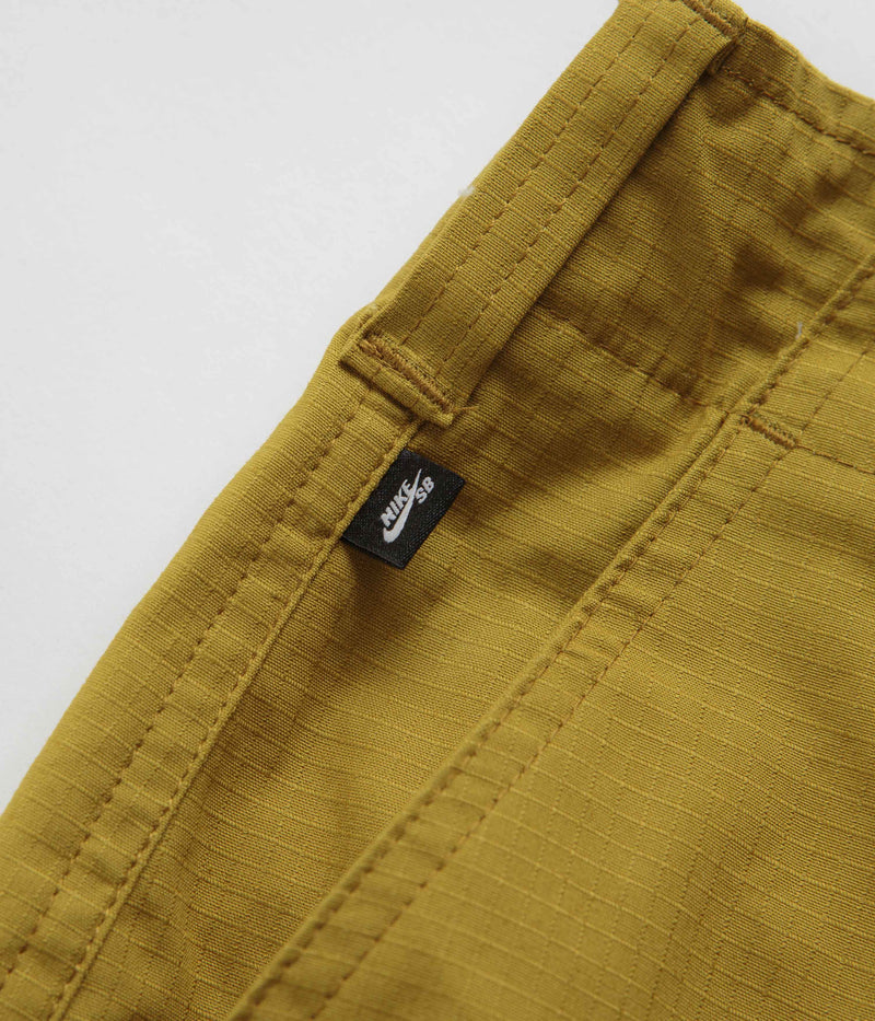 Nike SB Kearny Cargo Shorts in Bronzine