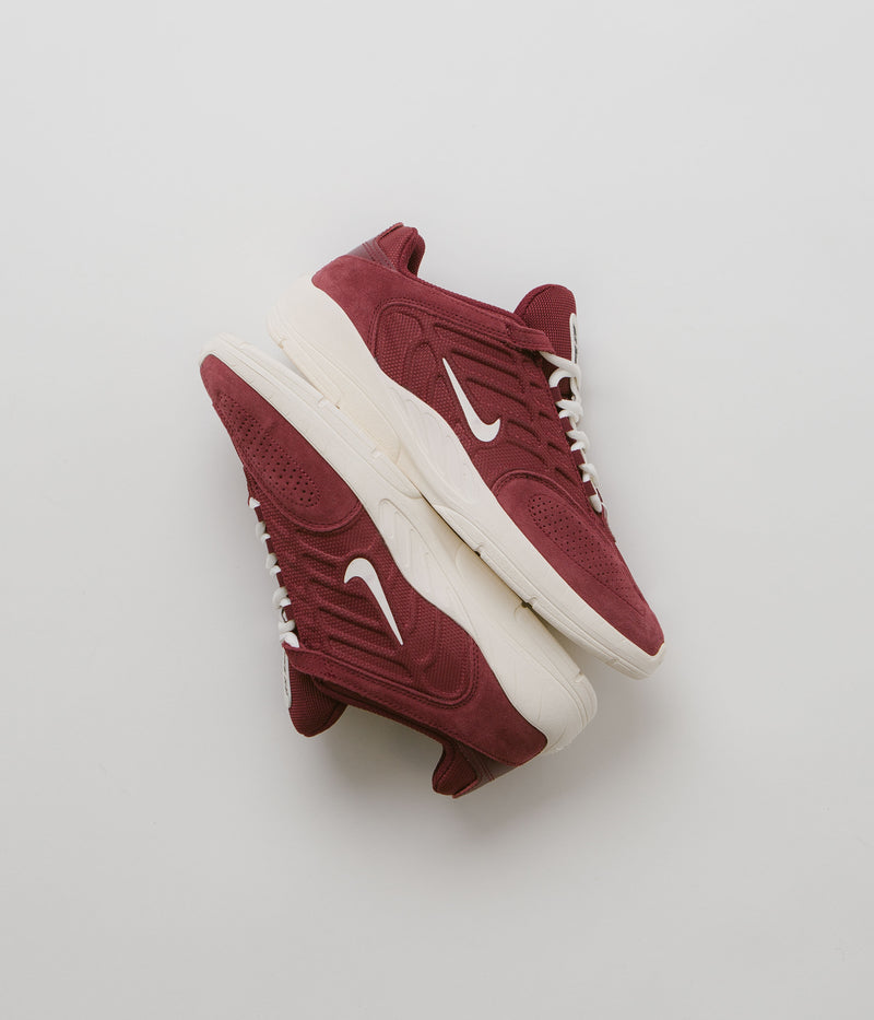 Nike SB Vertebrae Shoes in Team Red and Sail and Team Red - Sail