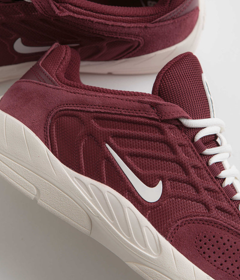 Nike SB Vertebrae Shoes in Team Red and Sail and Team Red - Sail