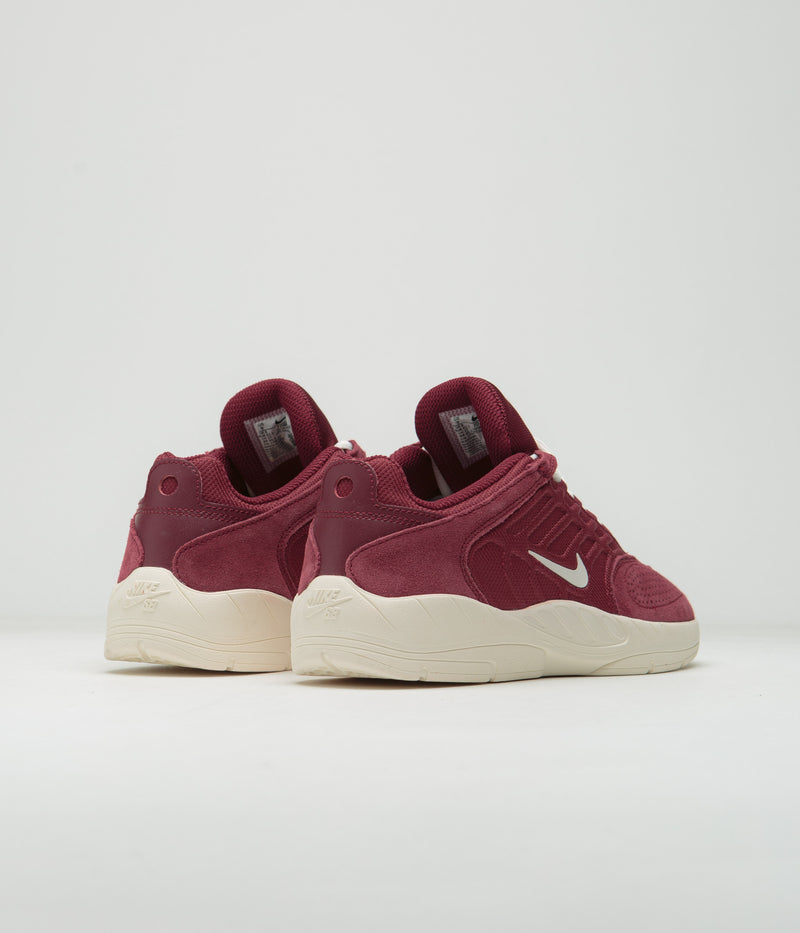 Nike SB Vertebrae Shoes in Team Red and Sail and Team Red - Sail