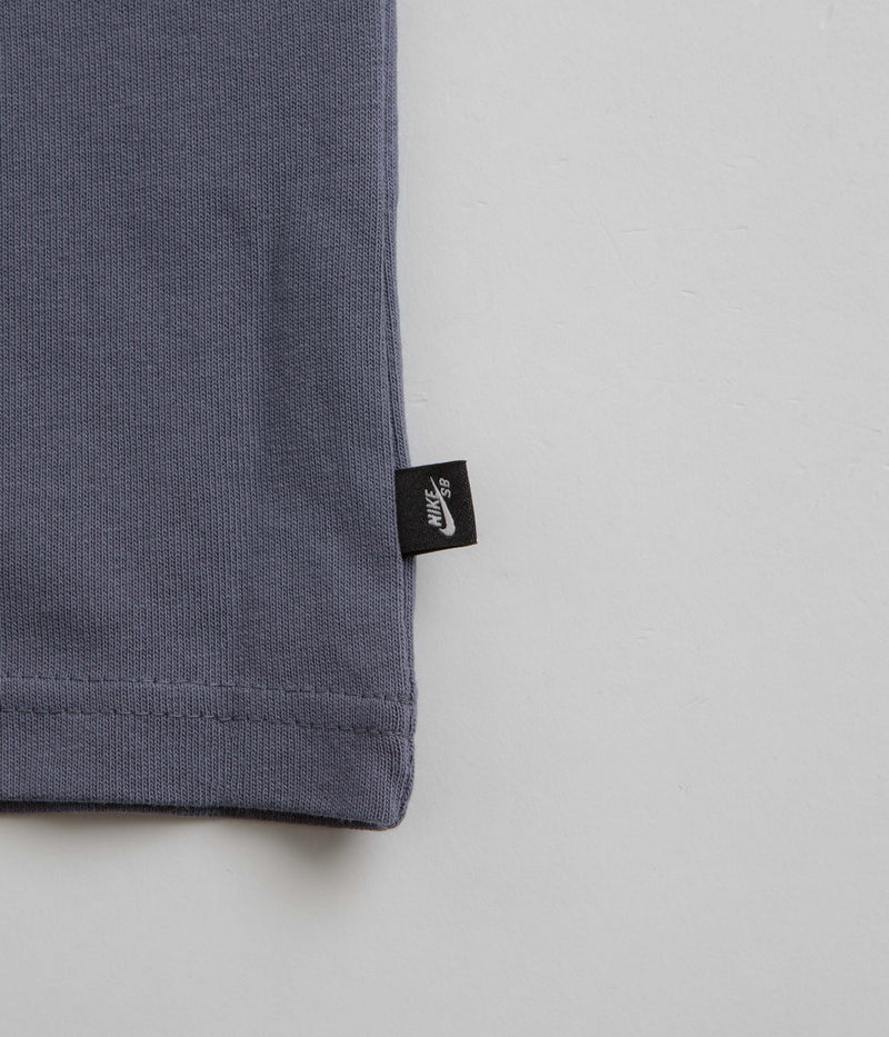 Nike SB Yuto T-Shirt in Light Carbon